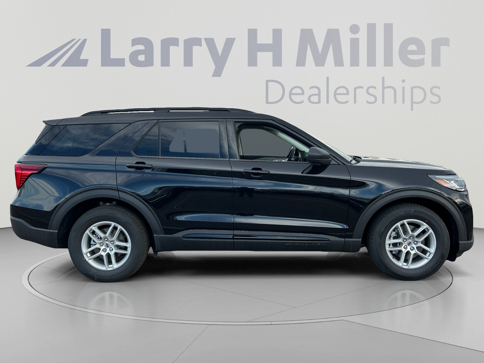 New 2026 Ford Explorer Active w/ Active Comfort Package RWD image 6