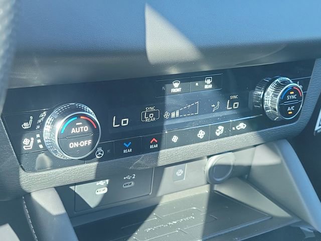 New 2026 Mitsubishi Outlander SEL image 33