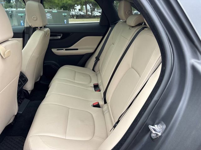 Used 2020 Jaguar F-PACE Premium AWD/4WD image 16