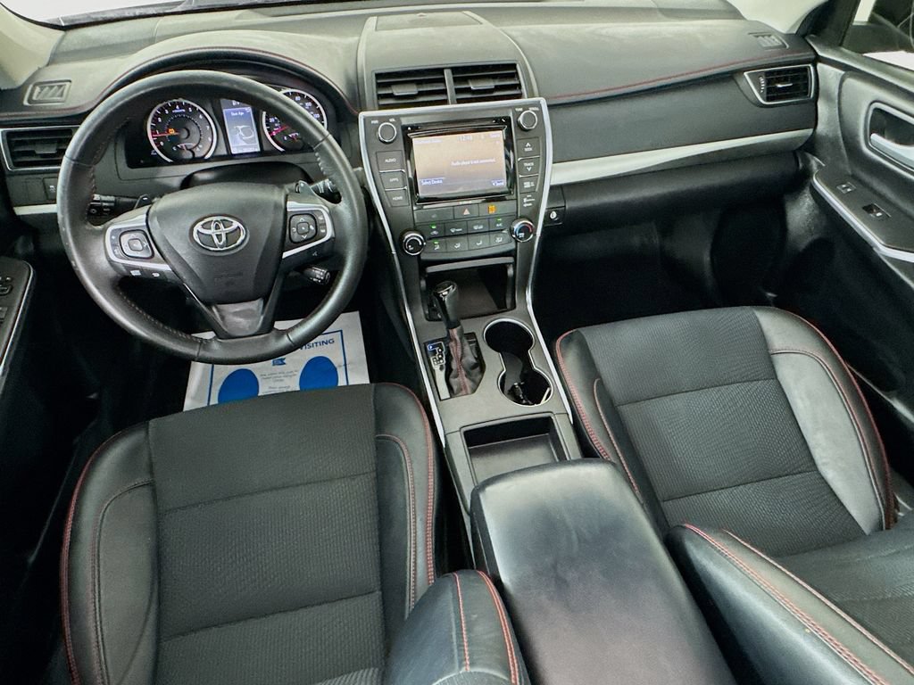Used 2017 Toyota Camry SE w/ Moonroof Package FWD image 27