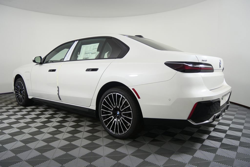 New 2026 BMW 750e xDrive w/ Executive Package image 5