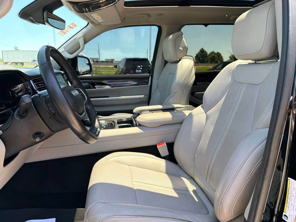 Used 2022 Jeep Wagoneer Series III w/ Premium Group I AWD/4WD image 23