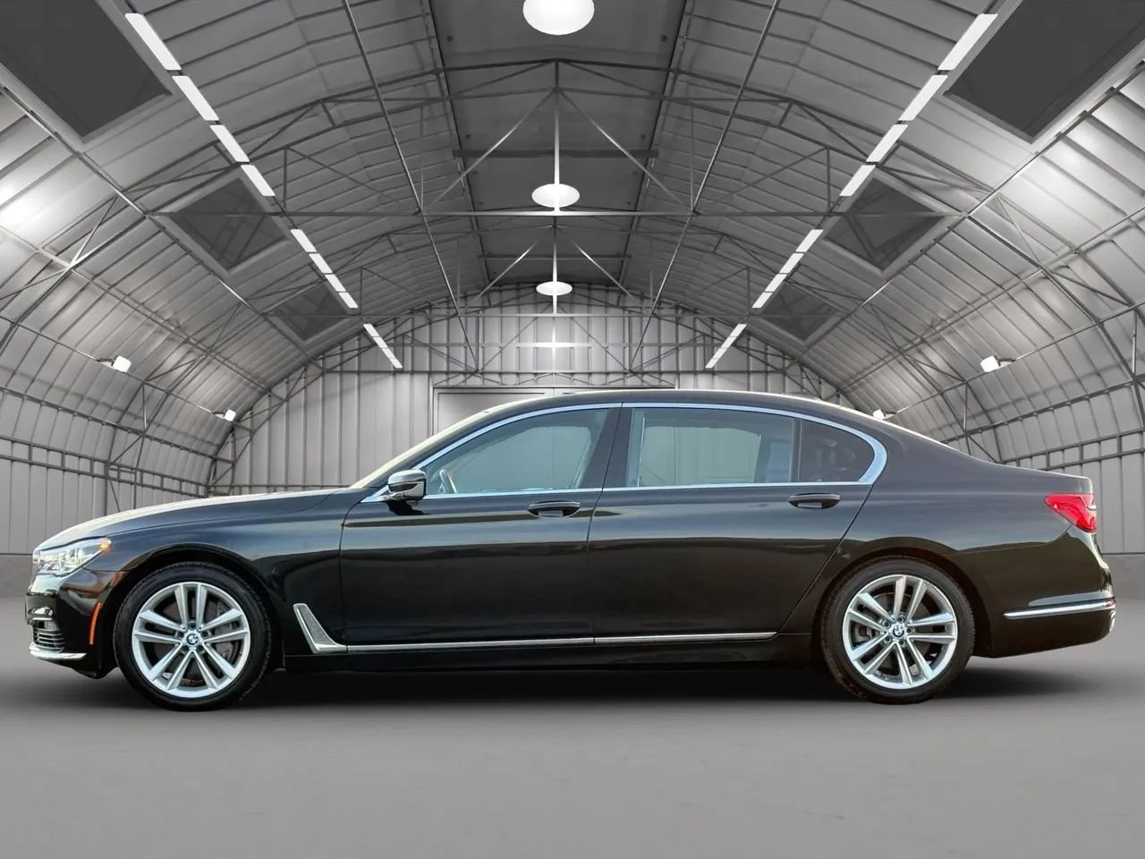 Used 2018 BMW 750i xDrive image 4