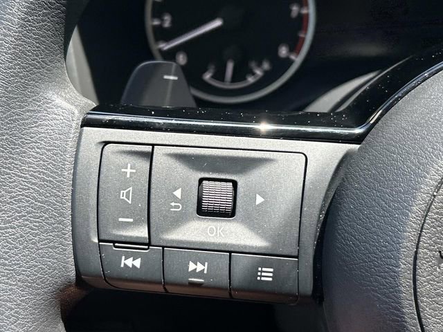 Used 2023 Nissan Rogue SV AWD/4WD image 28