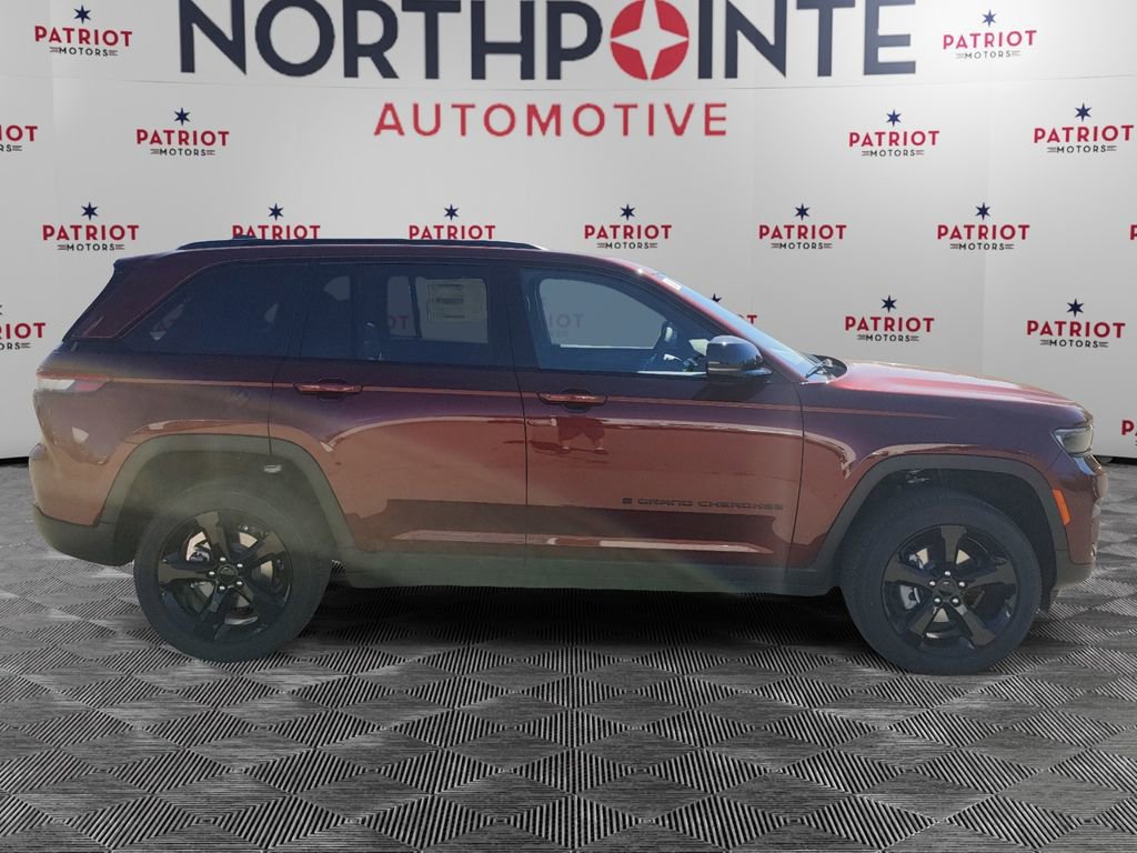 New 2025 Jeep Grand Cherokee 4WD image 8