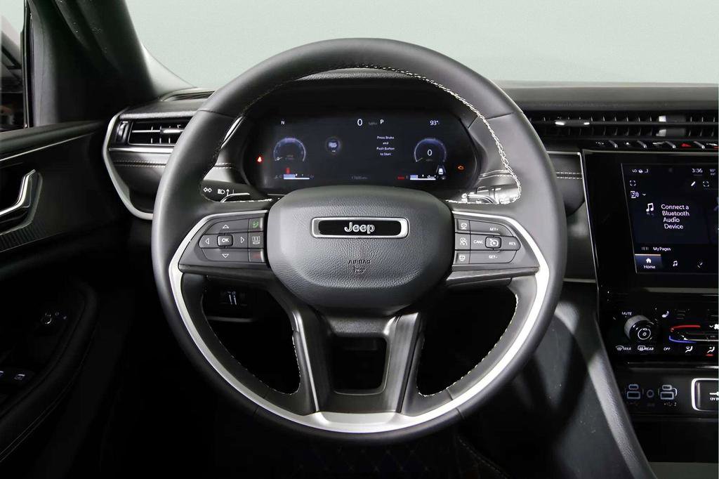 Used 2024 Jeep Grand Cherokee Altitude image 29