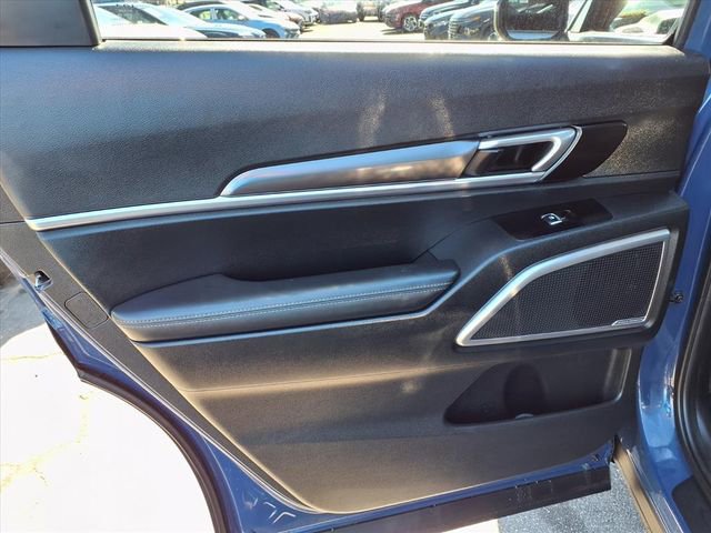 Used 2025 Kia Telluride S image 8