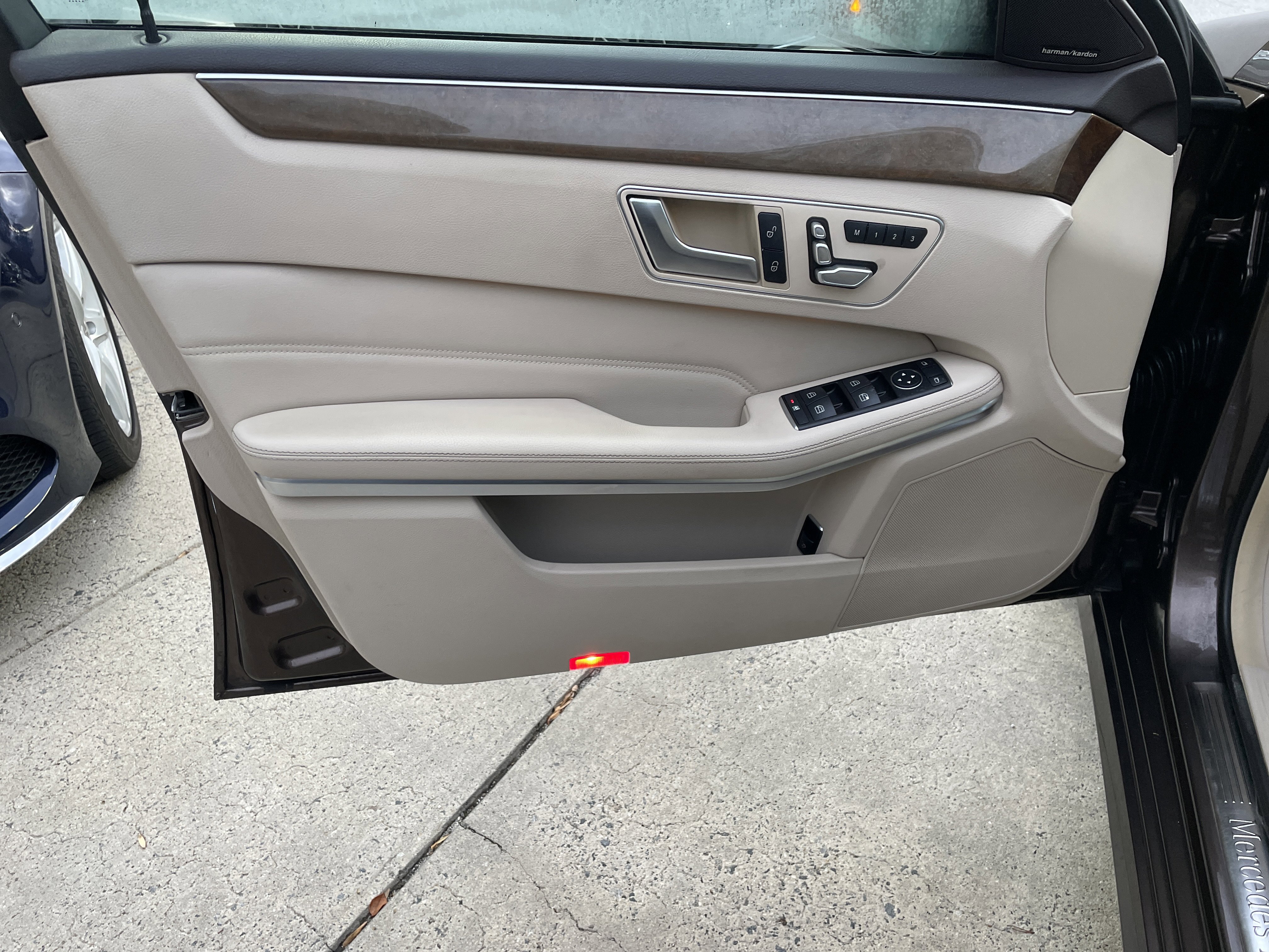 Used 2014 Mercedes-Benz E 250 BlueTEC Sedan image 17