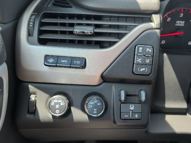 Used 2015 GMC Yukon XL Denali w/ Premium Package AWD/4WD image 52