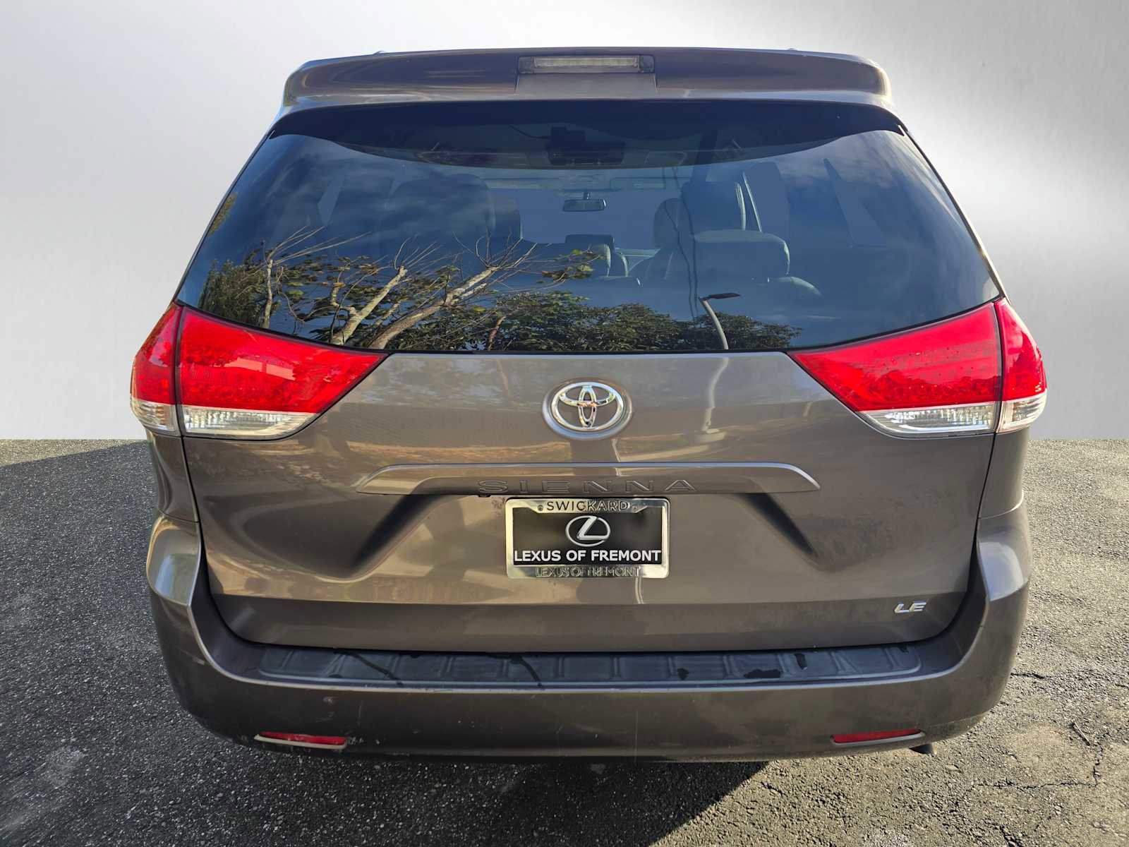 Used 2012 Toyota Sienna LE image 4