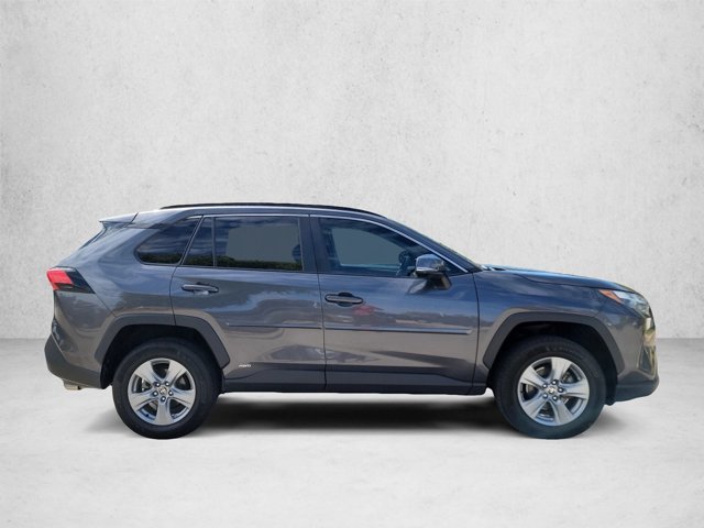 Used 2022 Toyota RAV4 XLE w/ Convenience Package AWD/4WD image 4