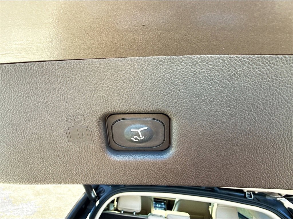 Used 2021 Lincoln Nautilus Reserve w/ Cargo Utility Package image 29