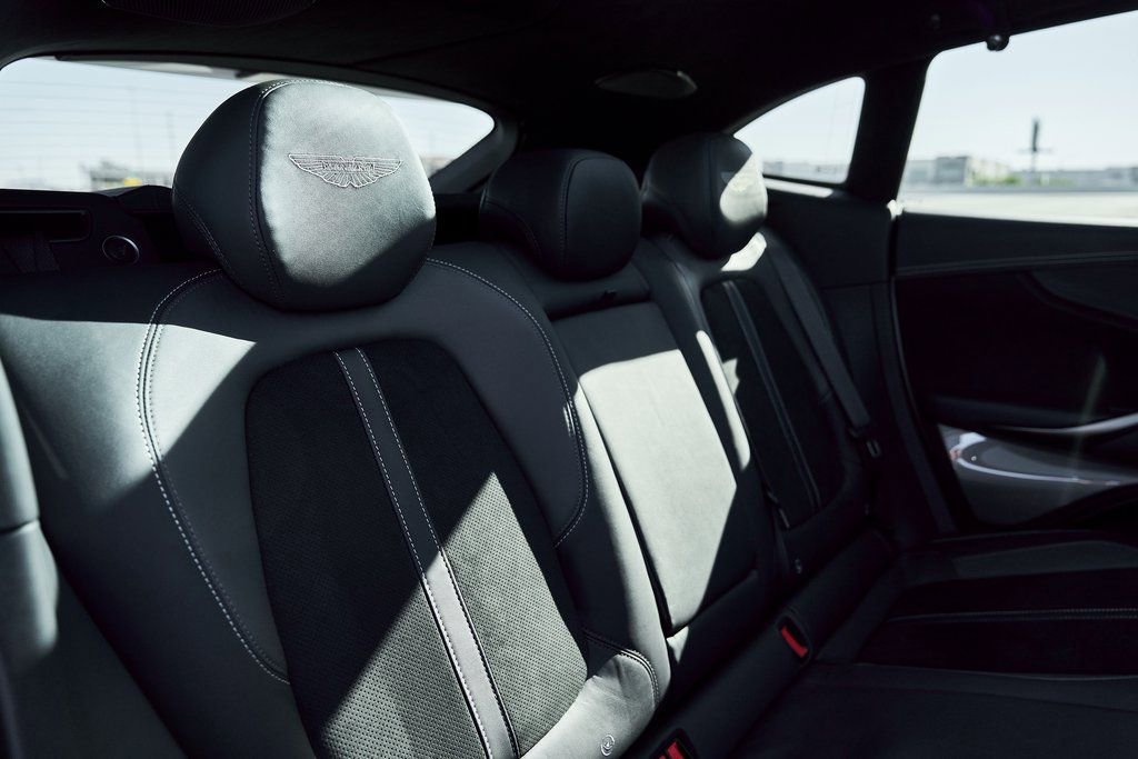 Used 2025 Aston Martin DBX 707 image 46