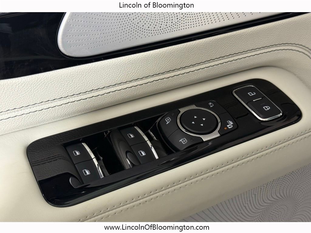 New 2026 Lincoln Aviator Black Label w/ Jet Appearance Package AWD/4WD image 21