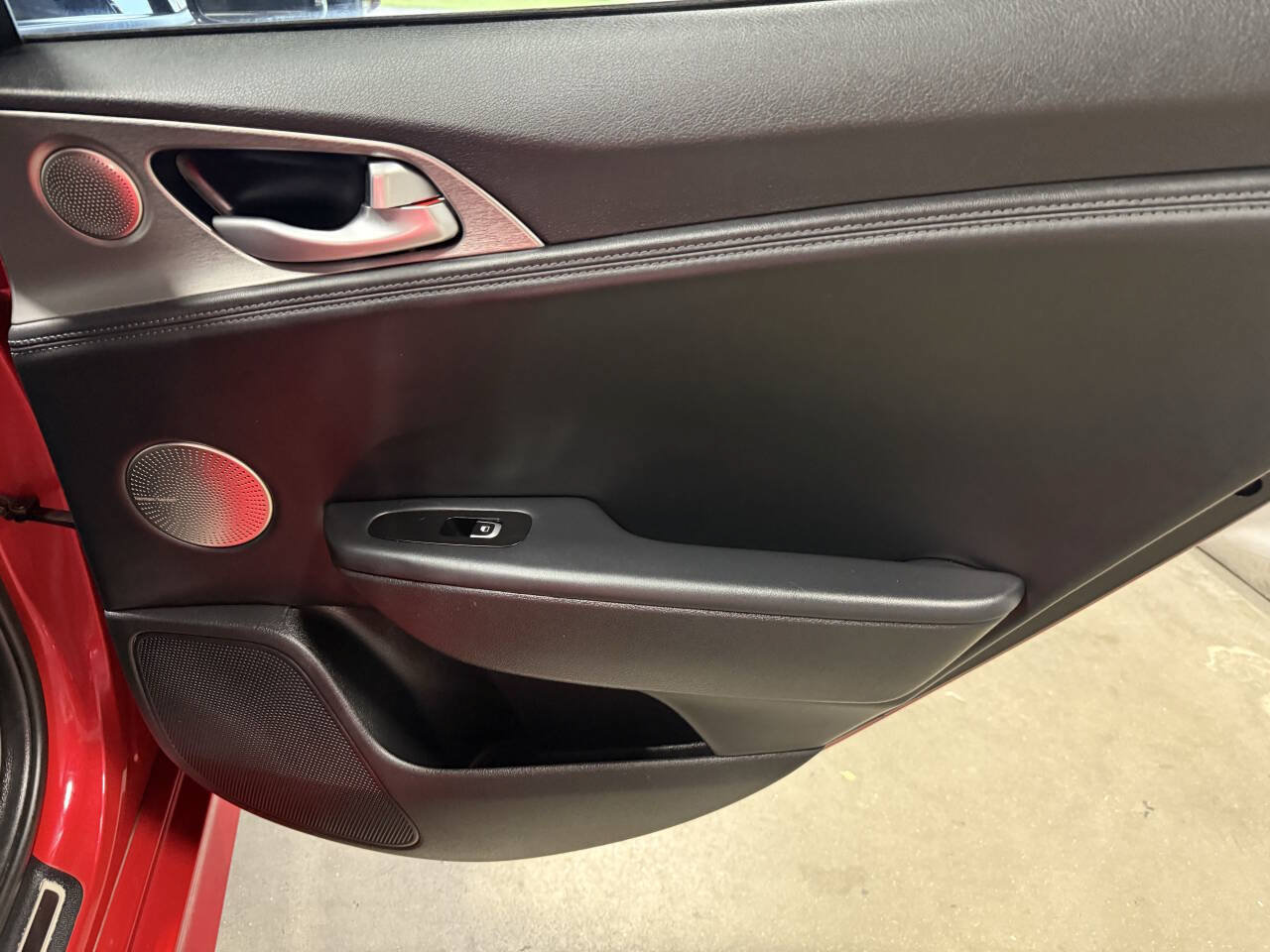 Used 2018 Kia Stinger GT2 AWD/4WD image 15