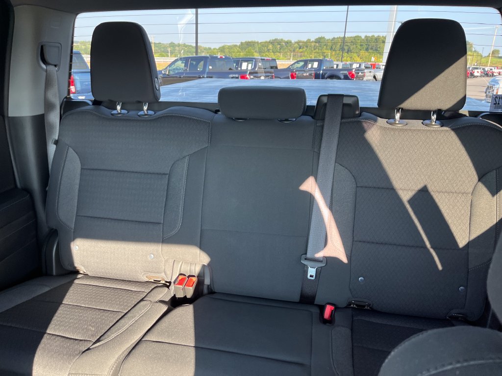 Used 2023 Chevrolet Silverado 1500 LT AWD/4WD image 15