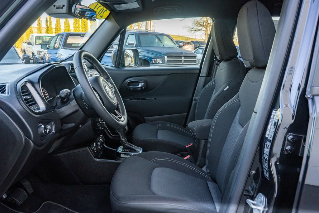 Used 2021 Jeep Renegade Latitude image 24