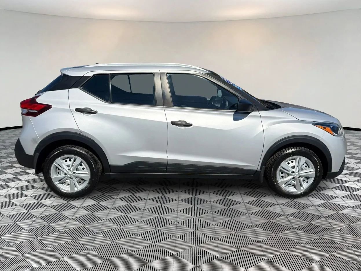 Used 2018 Nissan Kicks S FWD image 8