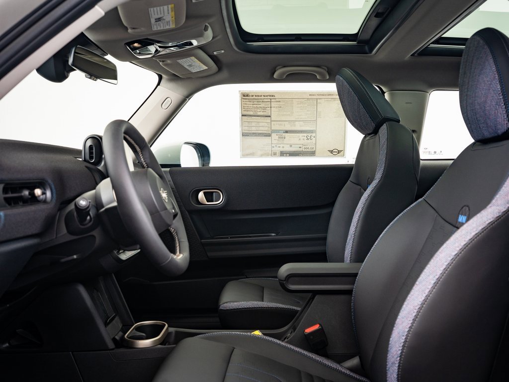 Certified 2025 MINI Cooper 2-Door Hardtop image 18