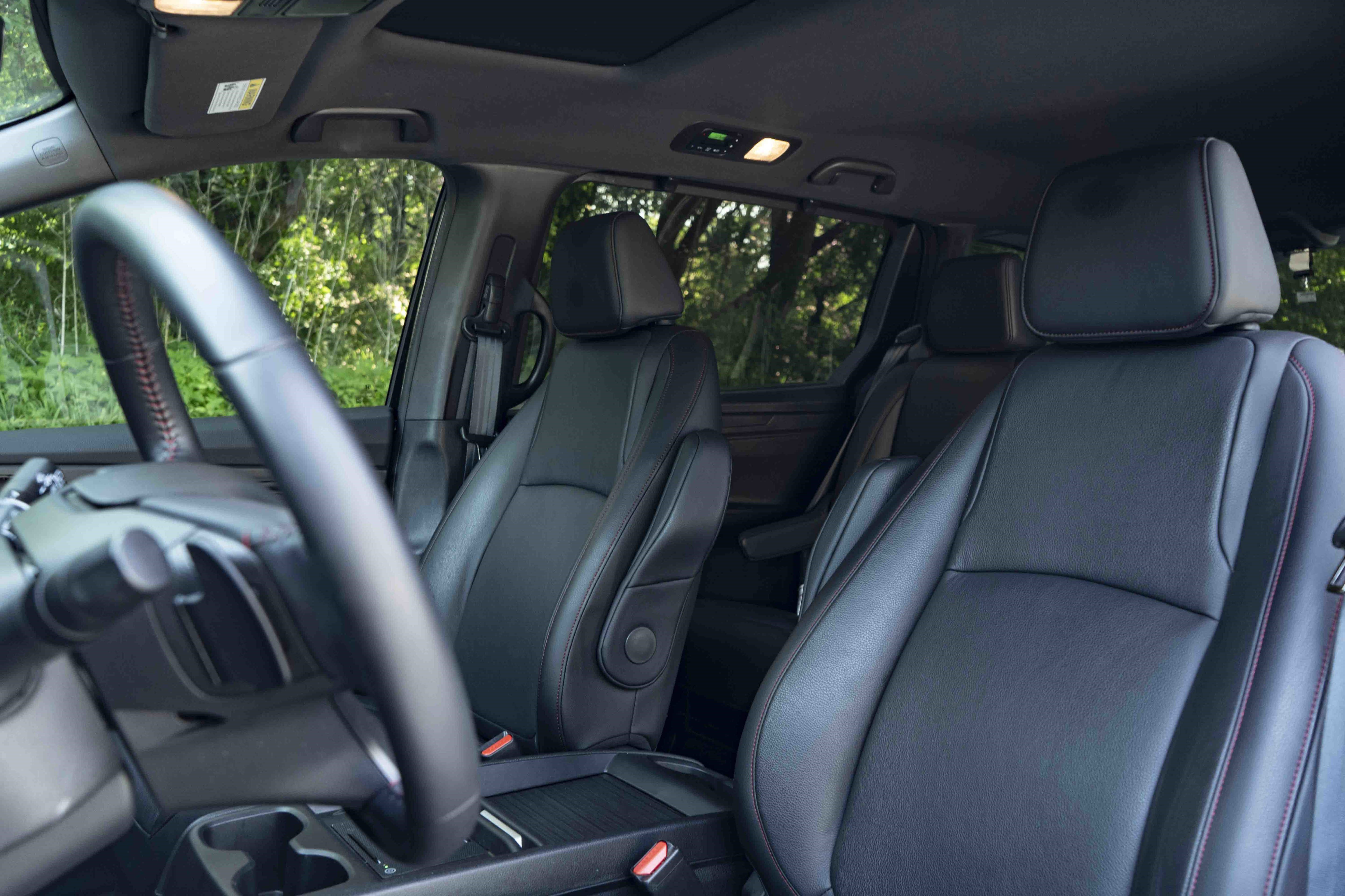 Used 2025 Honda Odyssey Sport-L image 17