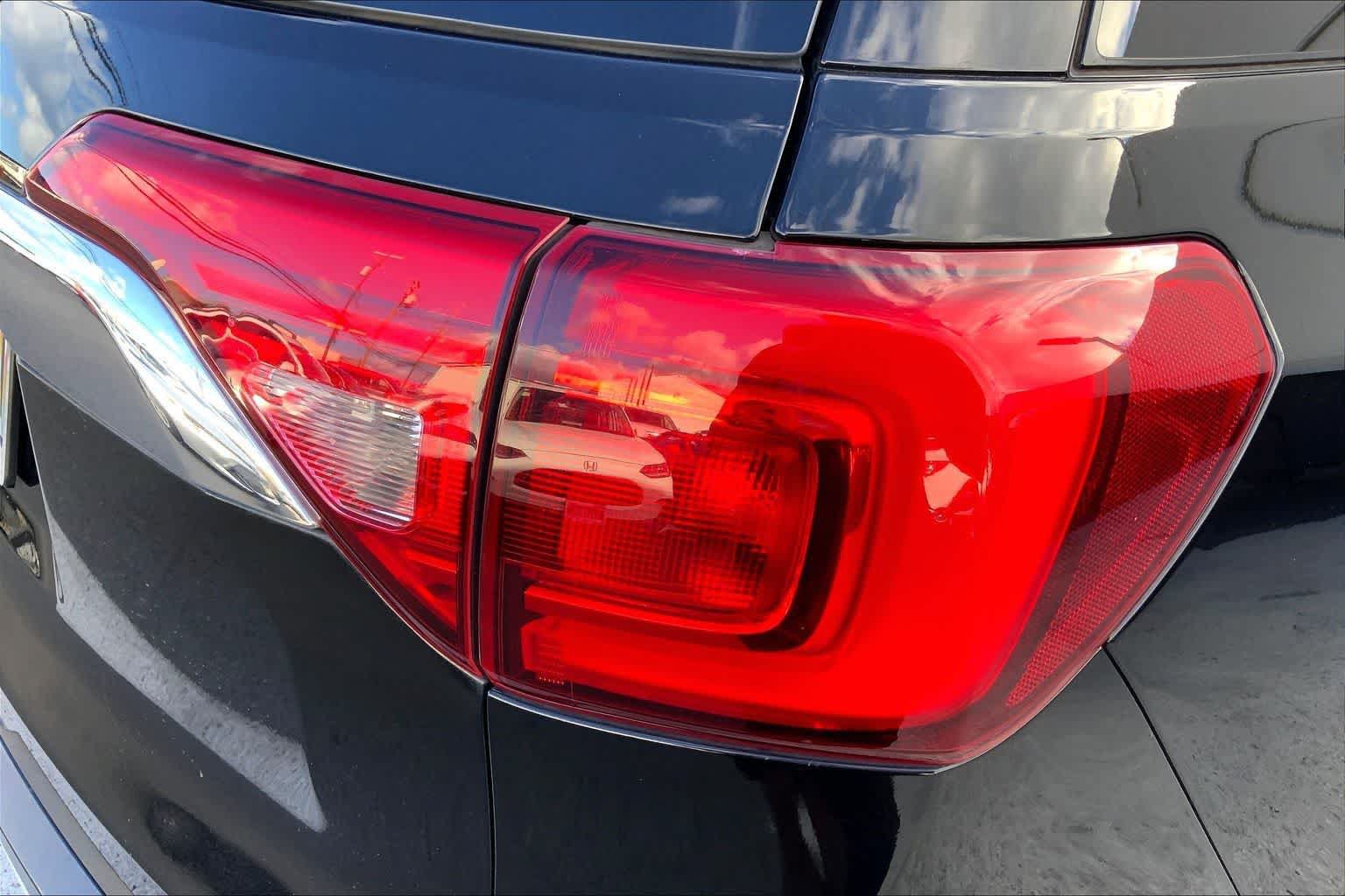 Used 2018 GMC Acadia SLE FWD image 32