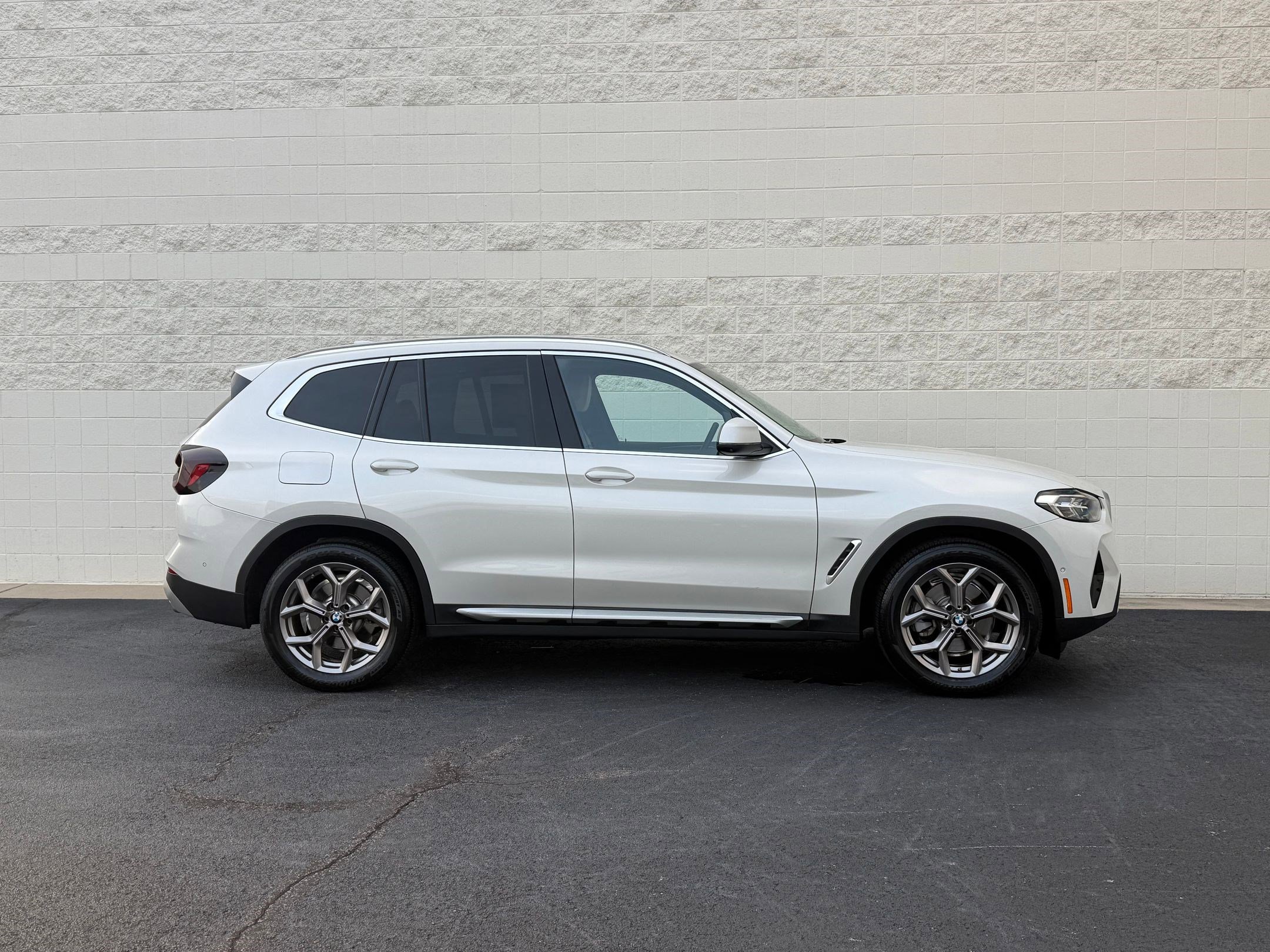 Certified 2024 BMW X3 sDrive30i w/ Premium Package w/ZPA image 7