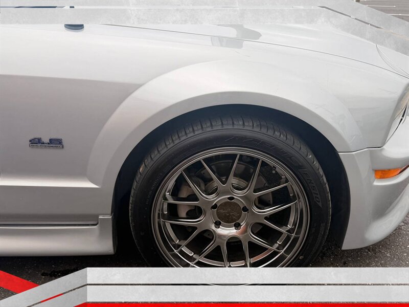 Used 2005 Ford Mustang GT RWD image 25