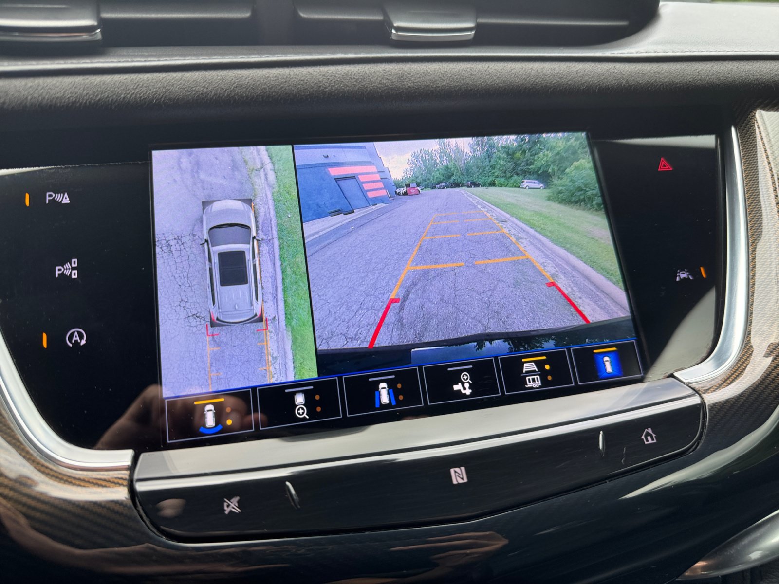 Used 2021 Cadillac XT6 Sport w/ Platinum Package AWD/4WD image 18