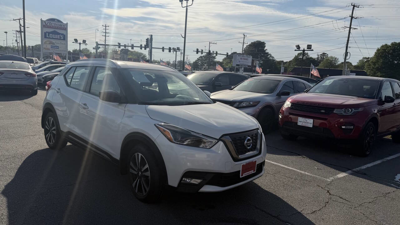 Used 2018 Nissan Kicks SR image 6