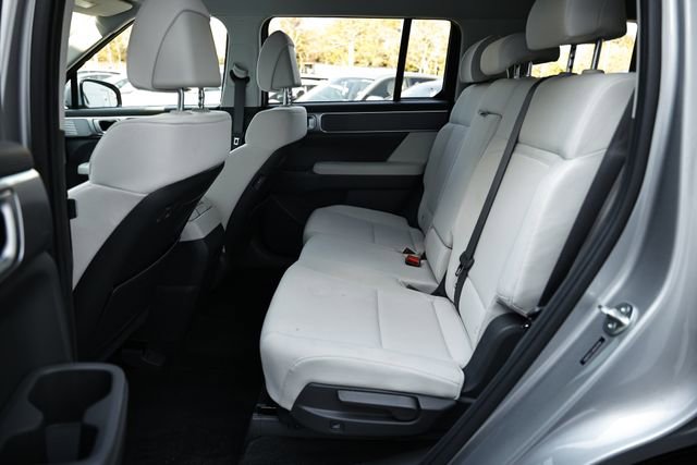 Used 2024 Hyundai Santa Fe SE image 25