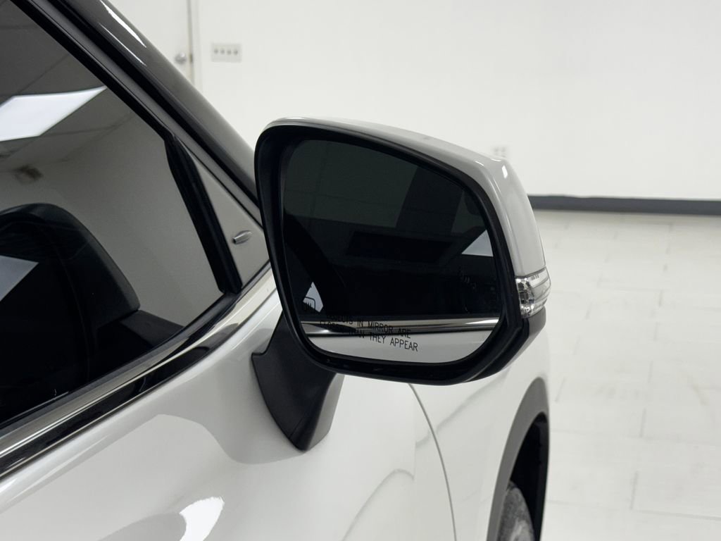 Used 2020 Toyota Highlander Platinum image 35