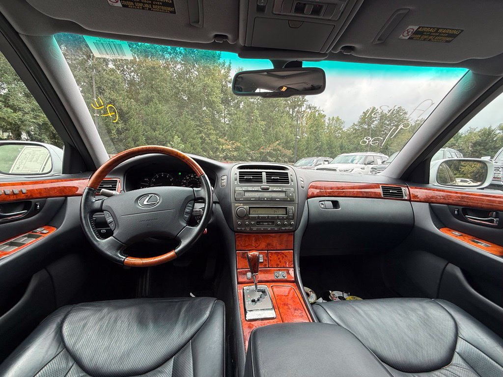 Used 2005 Lexus LS 430 w/ Premium Pkg RWD image 10