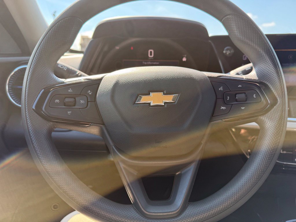 Used 2025 Chevrolet Trax LT FWD image 30