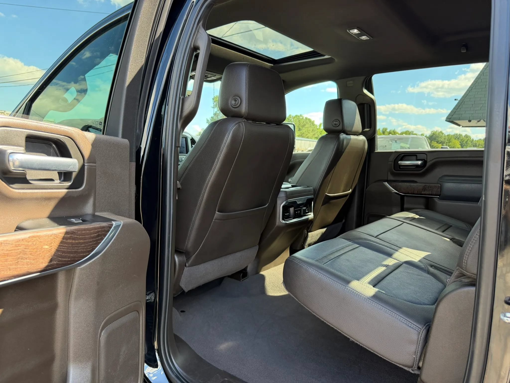 Used 2022 GMC Sierra 2500 Denali w/ Denali Ultimate Package AWD/4WD image 22