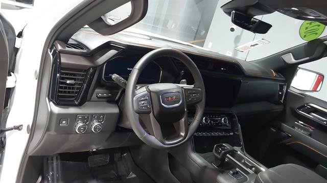 Used 2024 GMC Sierra 1500 AT4 w/ Technology Package AWD/4WD image 19