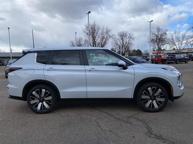 New 2026 Mitsubishi Outlander SE image 6
