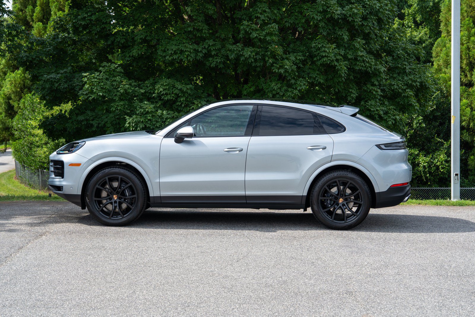 New 2026 Porsche Cayenne Coupe AWD/4WD image 2