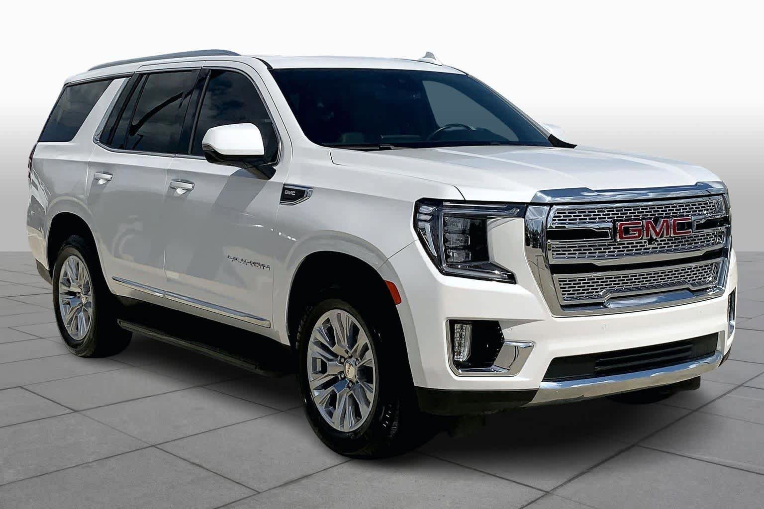 Used 2023 GMC Yukon SLT w/ SLT Premium Package AWD/4WD image 3