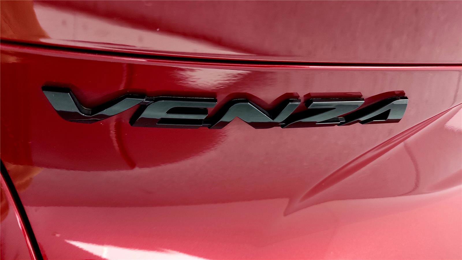 Certified 2023 Toyota Venza Nightshade image 13