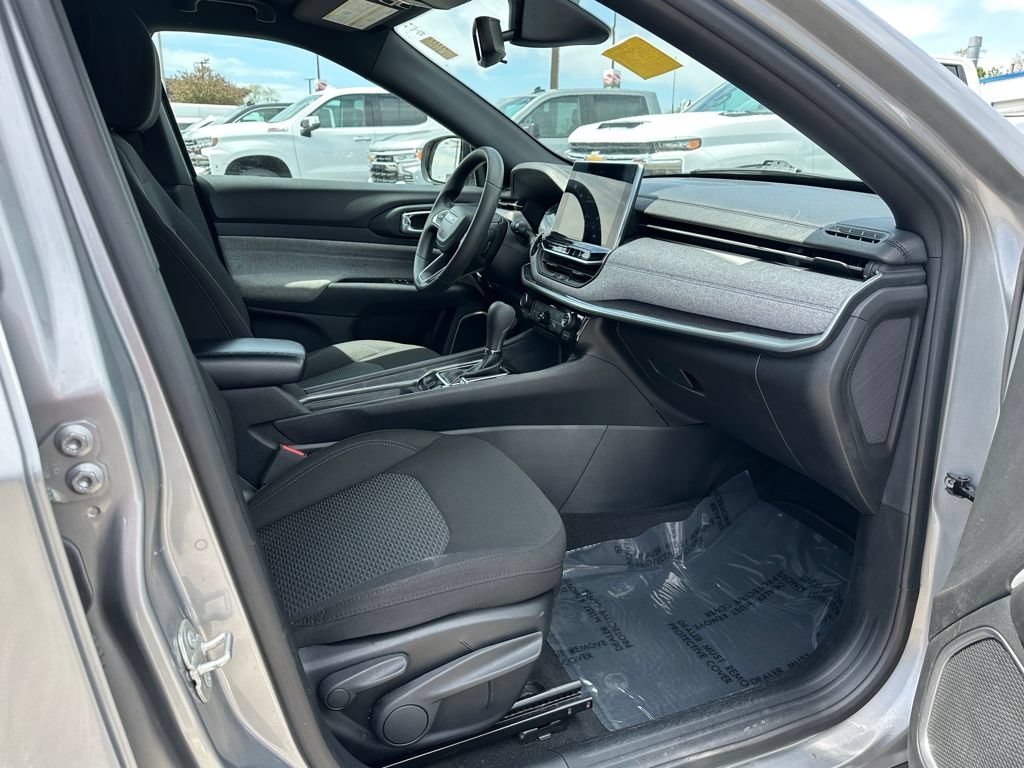 Used 2023 Jeep Compass Sport AWD/4WD image 19