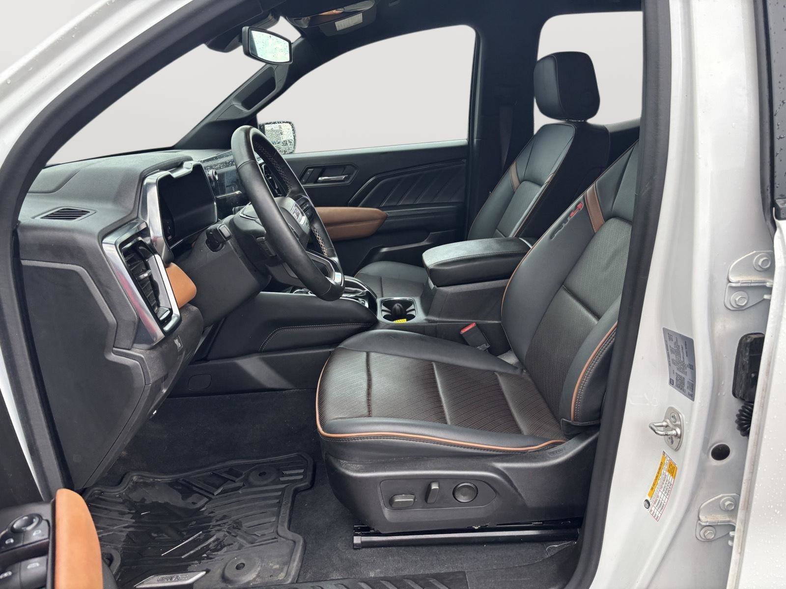 Used 2024 GMC Canyon AT4 w/ AT4 Premium Package AWD/4WD image 20