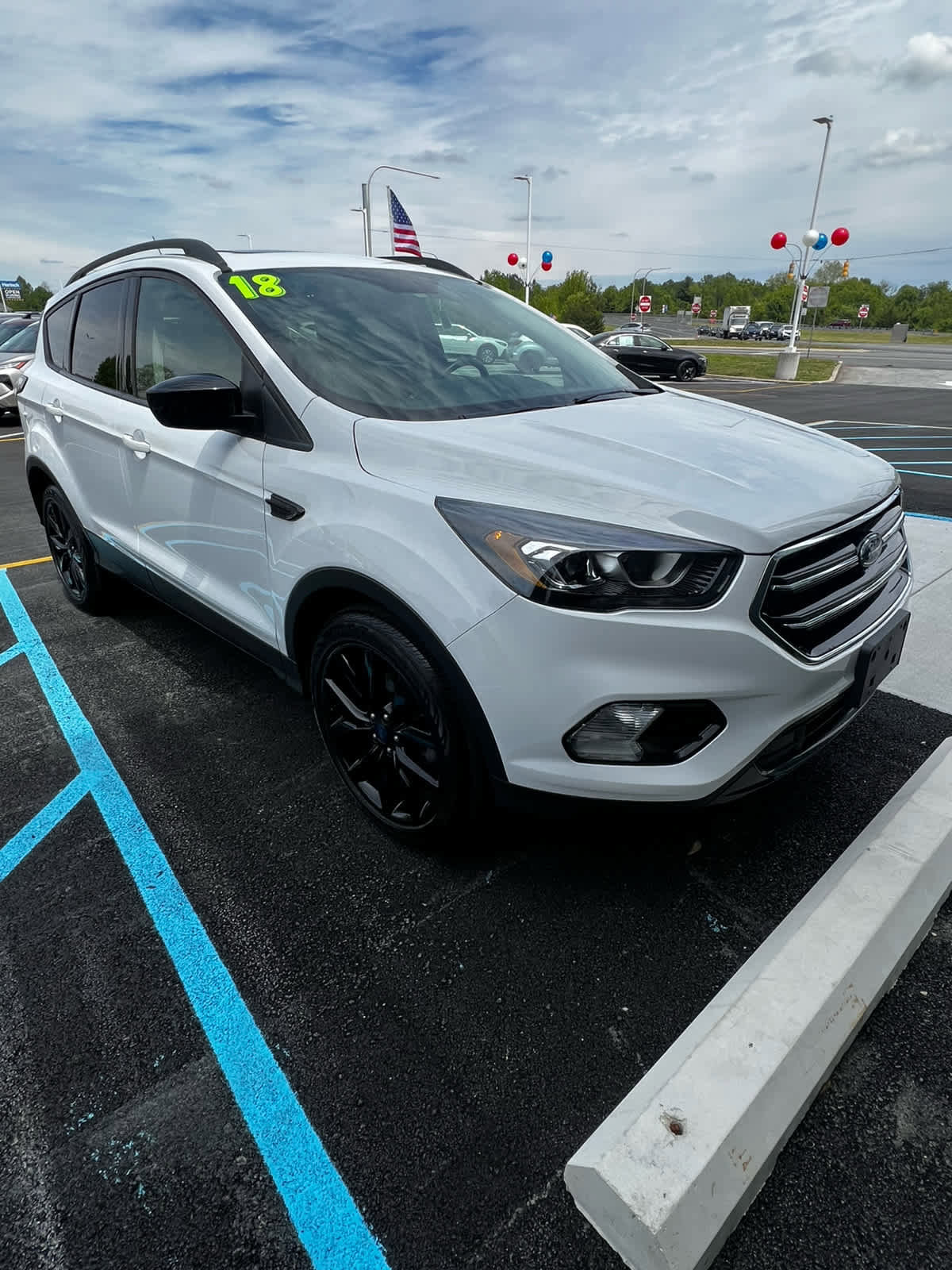 Used 2018 Ford Escape SEL w/ SEL Sport Appearance Package FWD image 6
