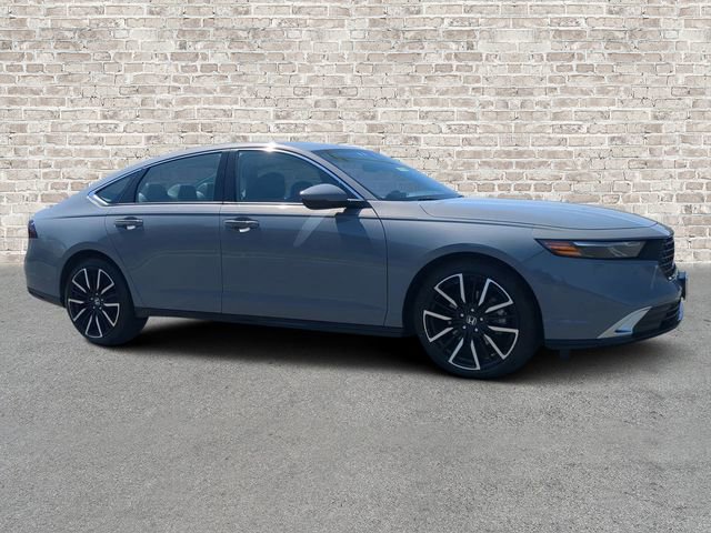 Used 2024 Honda Accord Touring image 1