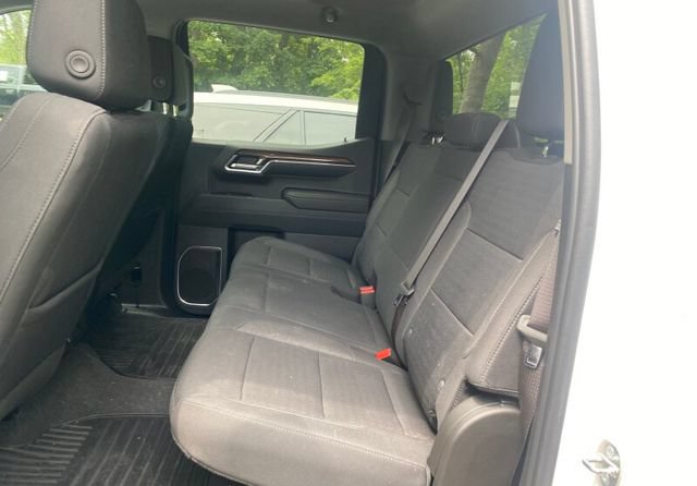 Used 2023 Chevrolet Silverado 1500 LT AWD/4WD image 8