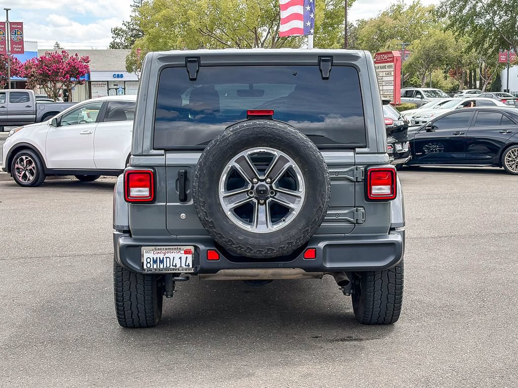 Used 2019 Jeep Wrangler Unlimited Sahara AWD/4WD image 3