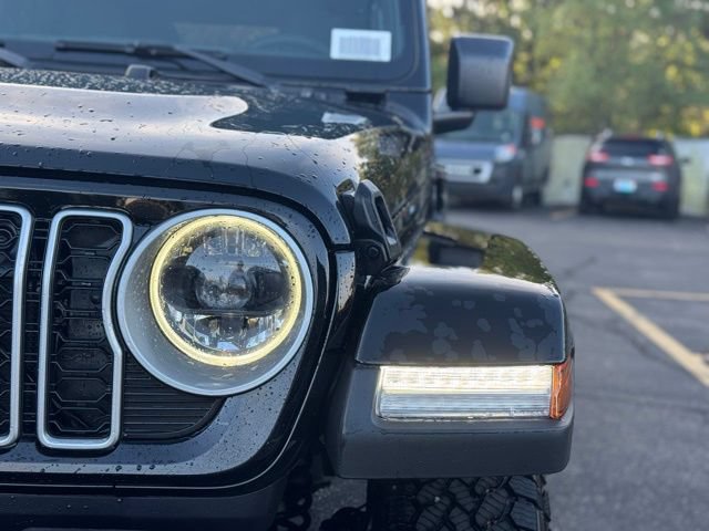 New 2025 Jeep Wrangler Unlimited Sahara AWD/4WD image 8