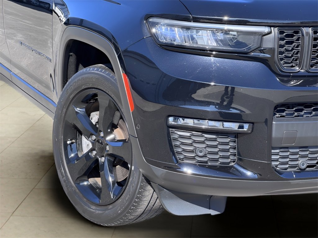 Used 2023 Jeep Grand Cherokee L Limited w/ Luxury Tech Group II image 44