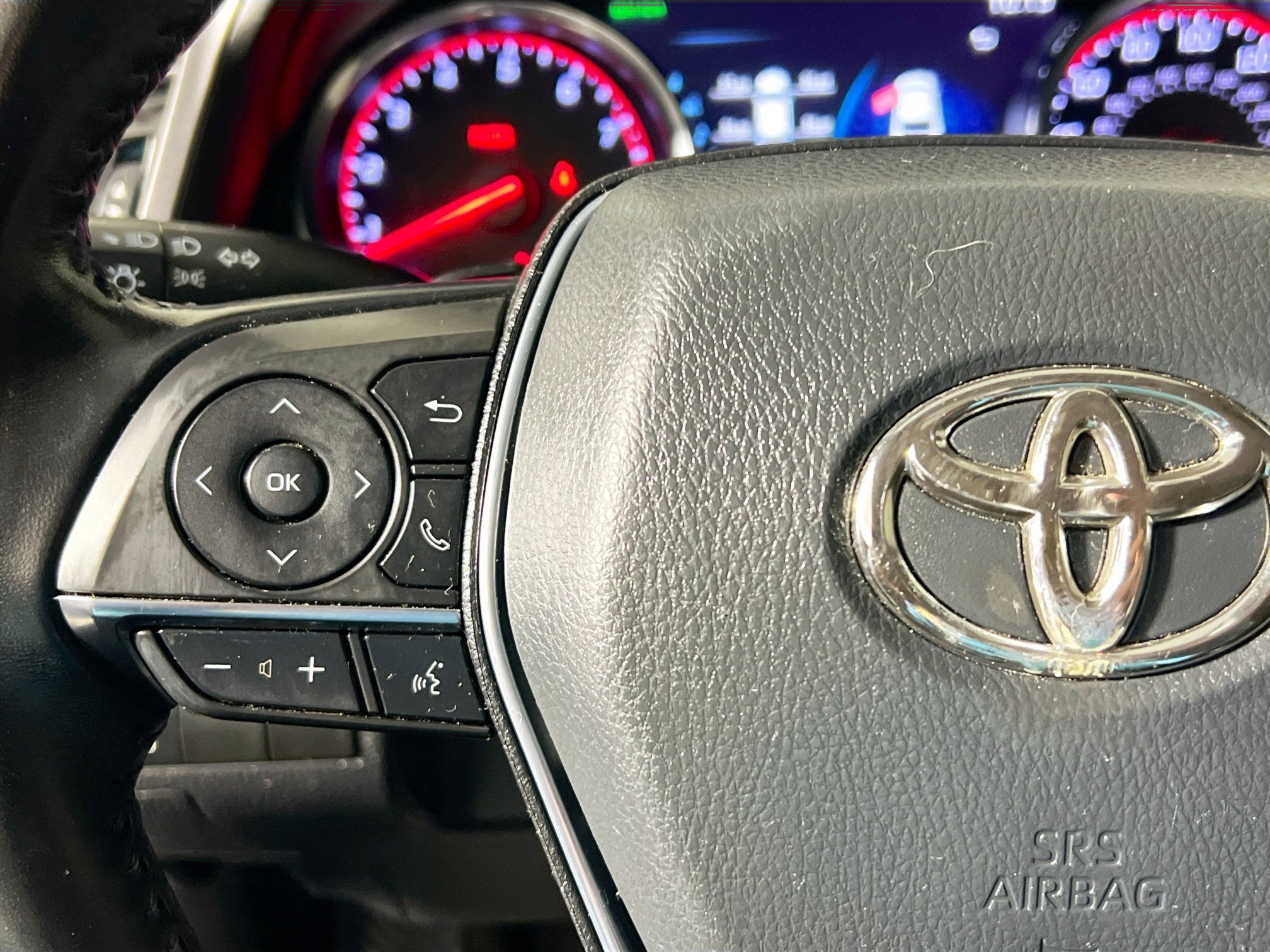 Used 2020 Toyota Camry XSE image 18