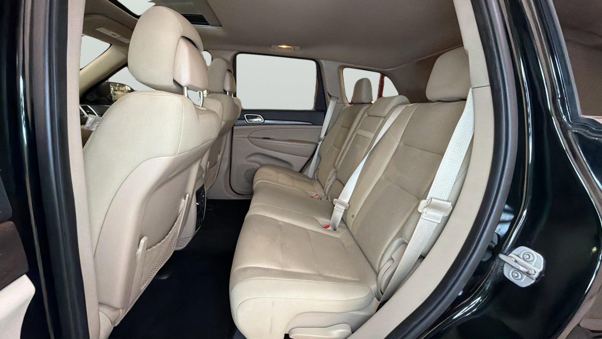 Used 2014 Jeep Grand Cherokee Laredo w/ Security & Convenience Group RWD image 33