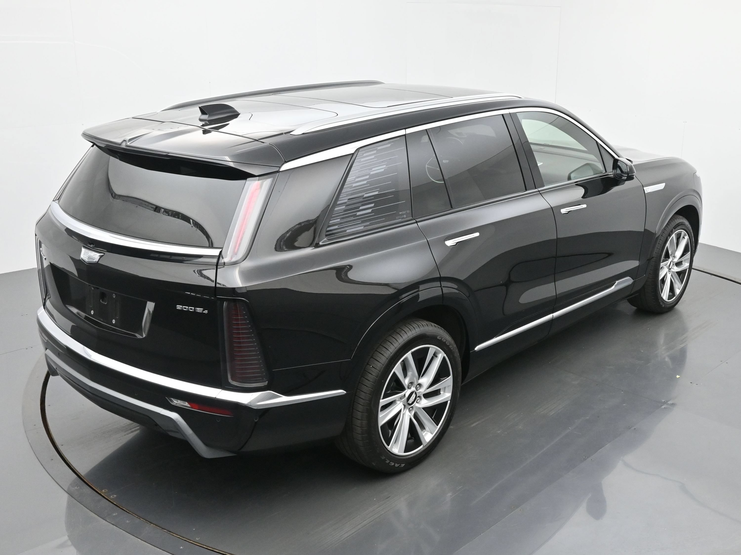 New 2026 Cadillac Vistiq Premium Luxury w/ LPO, Floor Liner Package AWD/4WD image 27